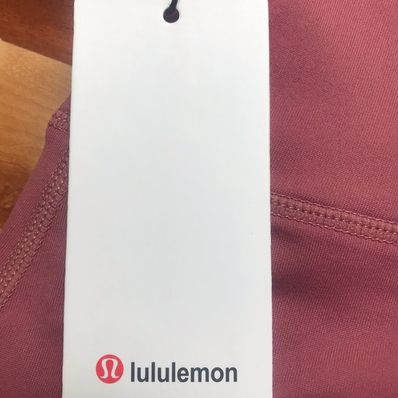 Lululemon Size 4 BRAND NEW leggings!!! - Picture 3 of 4